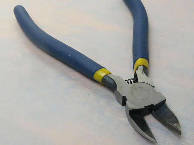 Side Cutting Pliers